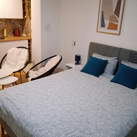 Citystay - Modern With Garage Apartment